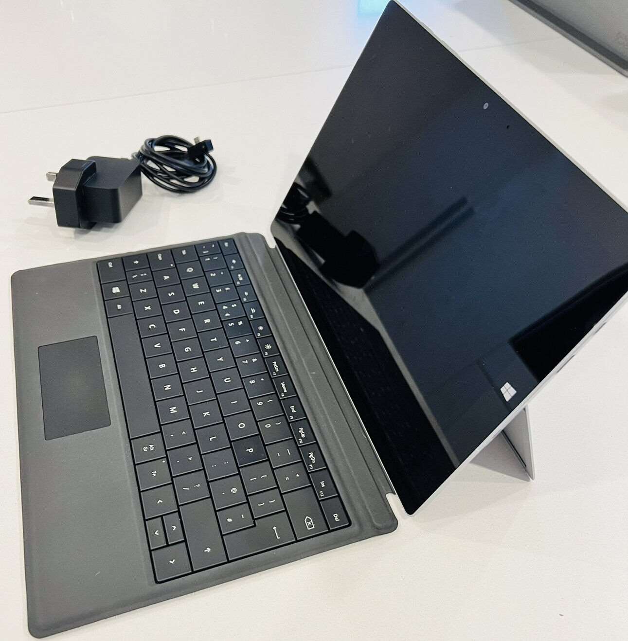 Microsoft Surface 3 12.4-inch Atom X7-Z8700 - SSD 64 GB - 4GB - Premium from WyBiTs Solution - Just $119.00! Shop now at WyBiTs Solution